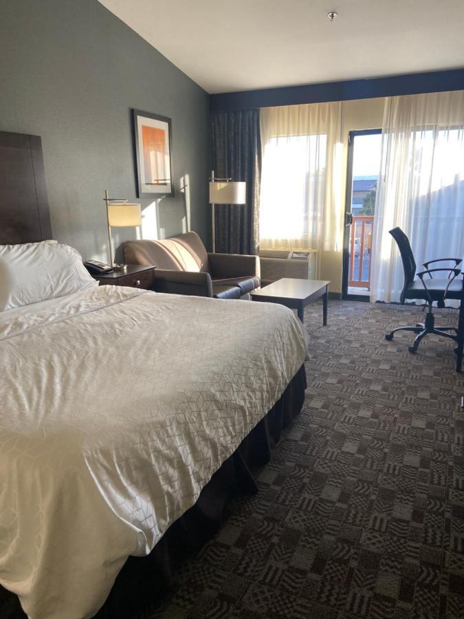 Holiday Inn Express Hotel & Suites Solana Beach-Del Mar By Ihg Exterior photo